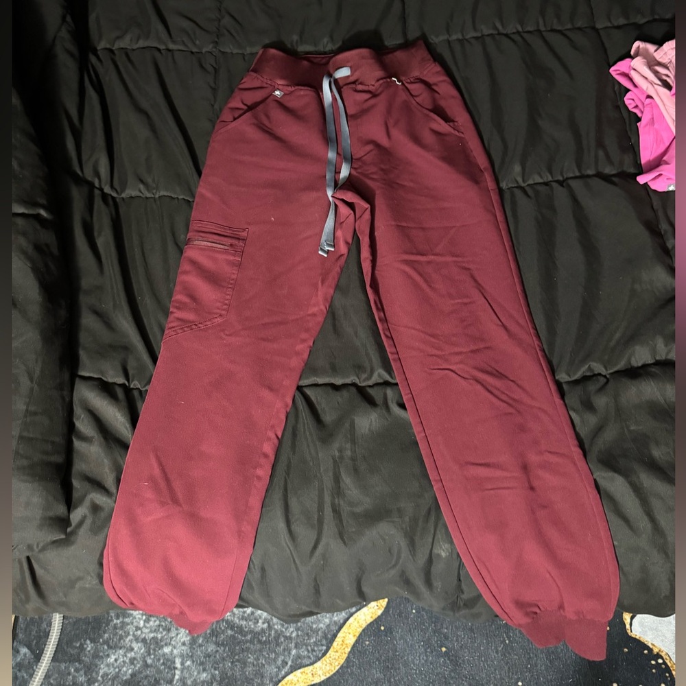Figs Zamora Joggers Burgundy